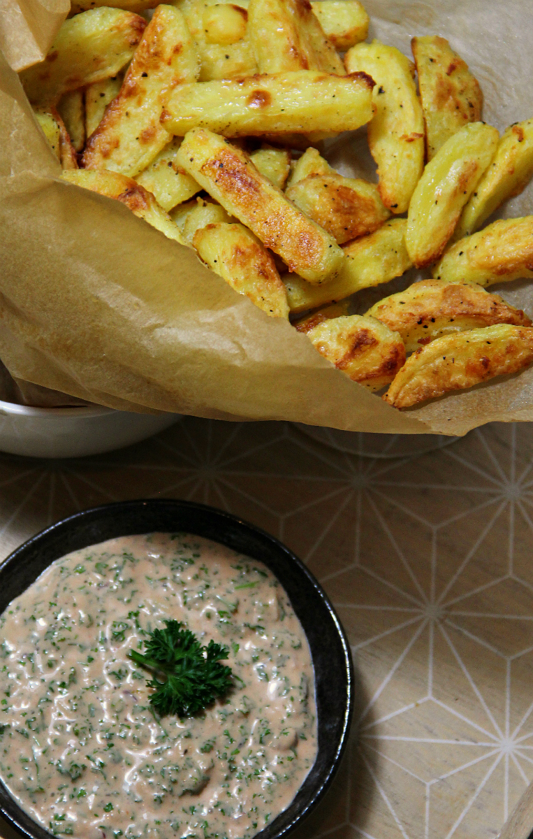 Vegan Garlic Parsley Mayochup - The Vegan Eskimo