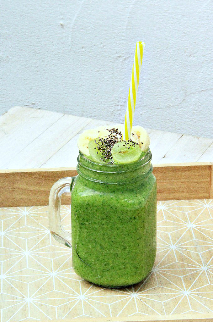 Green Spinach Celery Cucumber Smoothie - The Vegan Eskimo