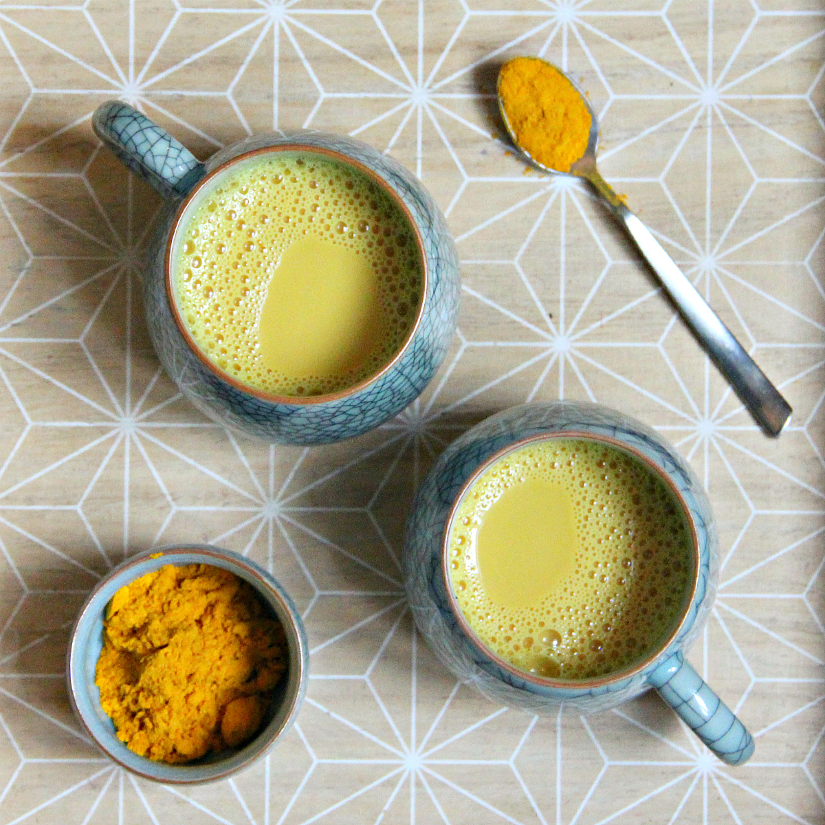 Vegan Haldi Doodh / Golden Turmeric Milk - The Vegan Eskimo