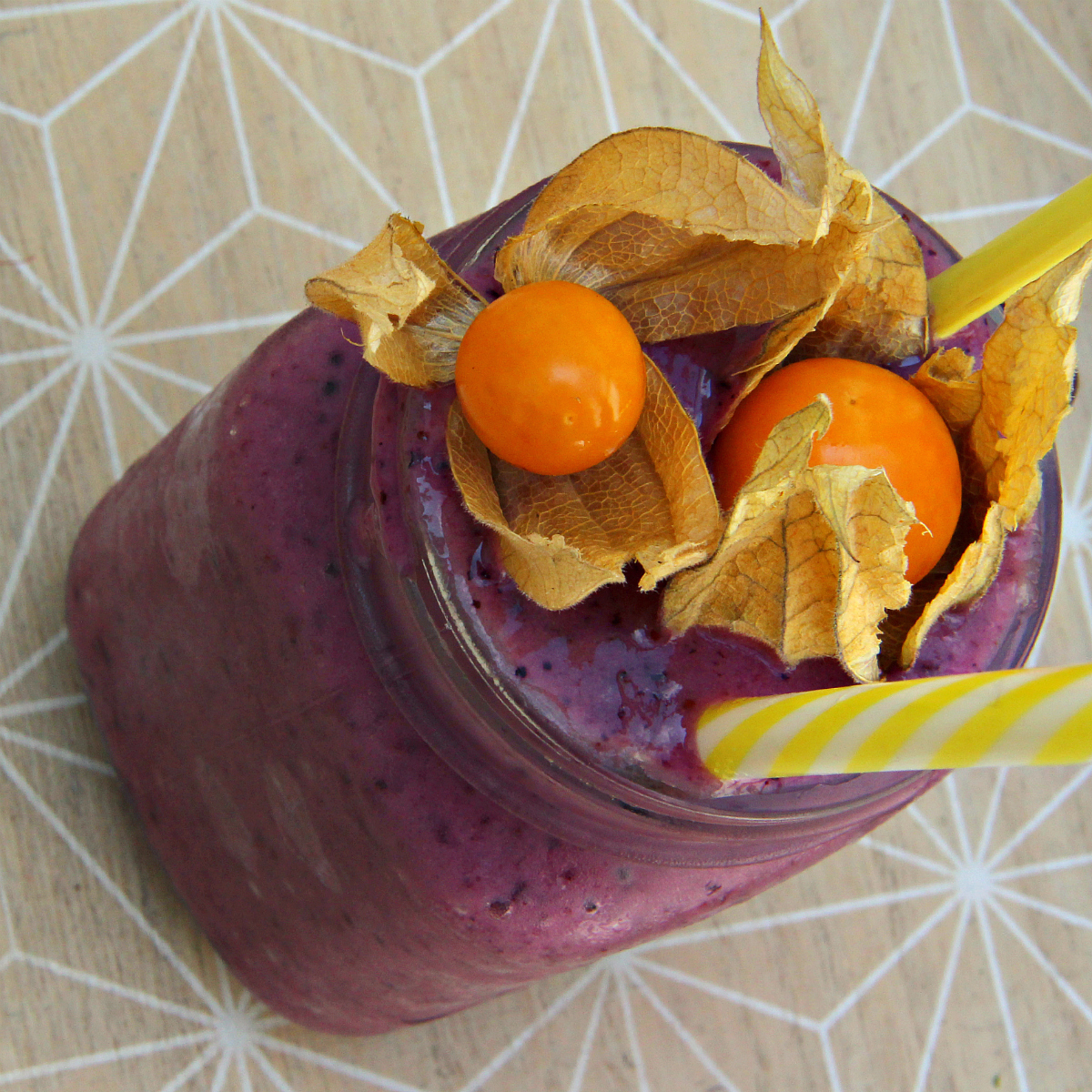 Violet Pineapple Blueberry Smoothie - The Vegan Eskimo