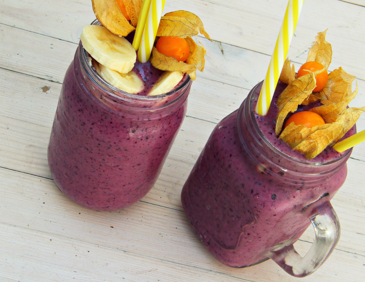 Violet Pineapple Blueberry Smoothie - The Vegan Eskimo